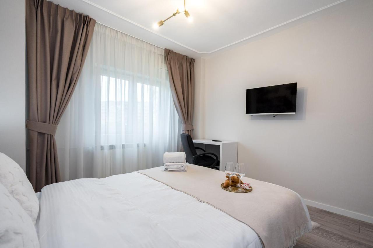 Felicity Apartment By The Park Bukarest Eksteriør billede
