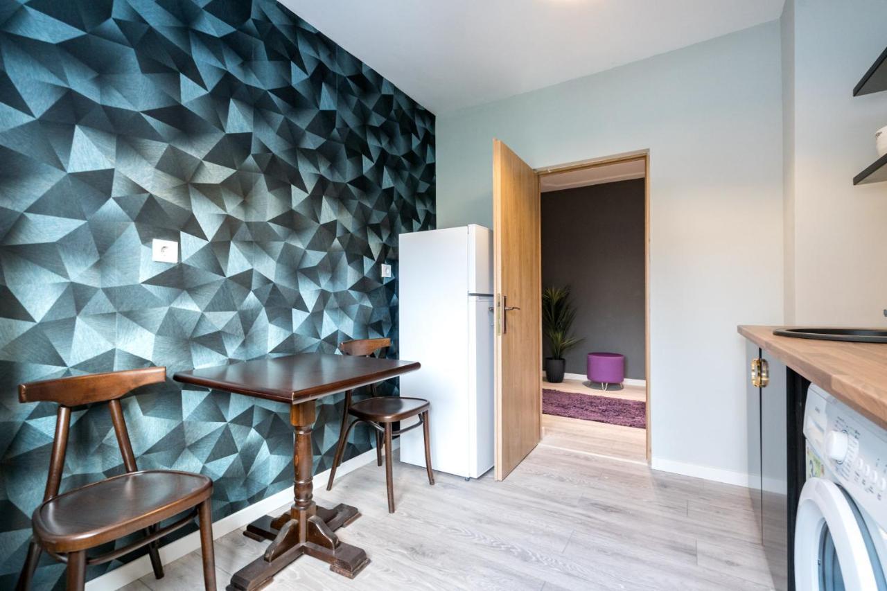 Felicity Apartment By The Park Bukarest Eksteriør billede